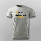 I am Just here for the Samosas Funny Hindi Desi T-shirt For Men