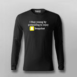 I Stay Young By Pretending To Enjoy Snapchat Funny T-shirt For Men