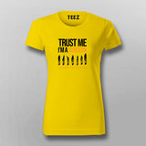 TRUST ME I AM A SURGEON I KNOW MY BLADE T-Shirt For Women Online India
